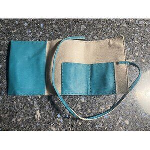 Boon Supply Travel Organizer Vegan Marine Blue 3 Pockets Earbuds Charger